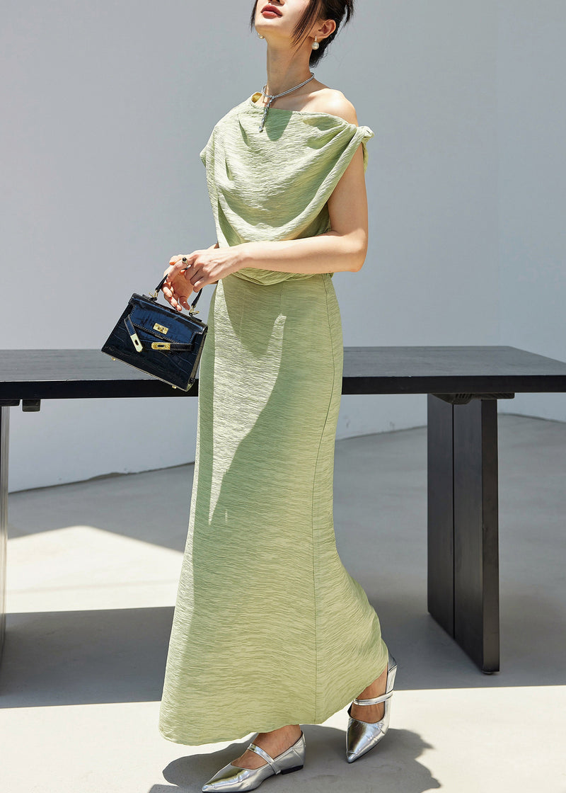 Effortlessly Elegant Top with a Timeless Design