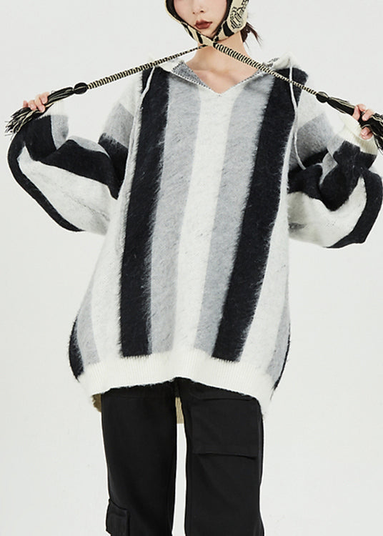 Well Tailored Sweater with a Graceful Silhouette