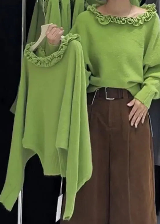 Well Tailored Sweater with a Graceful Silhouette