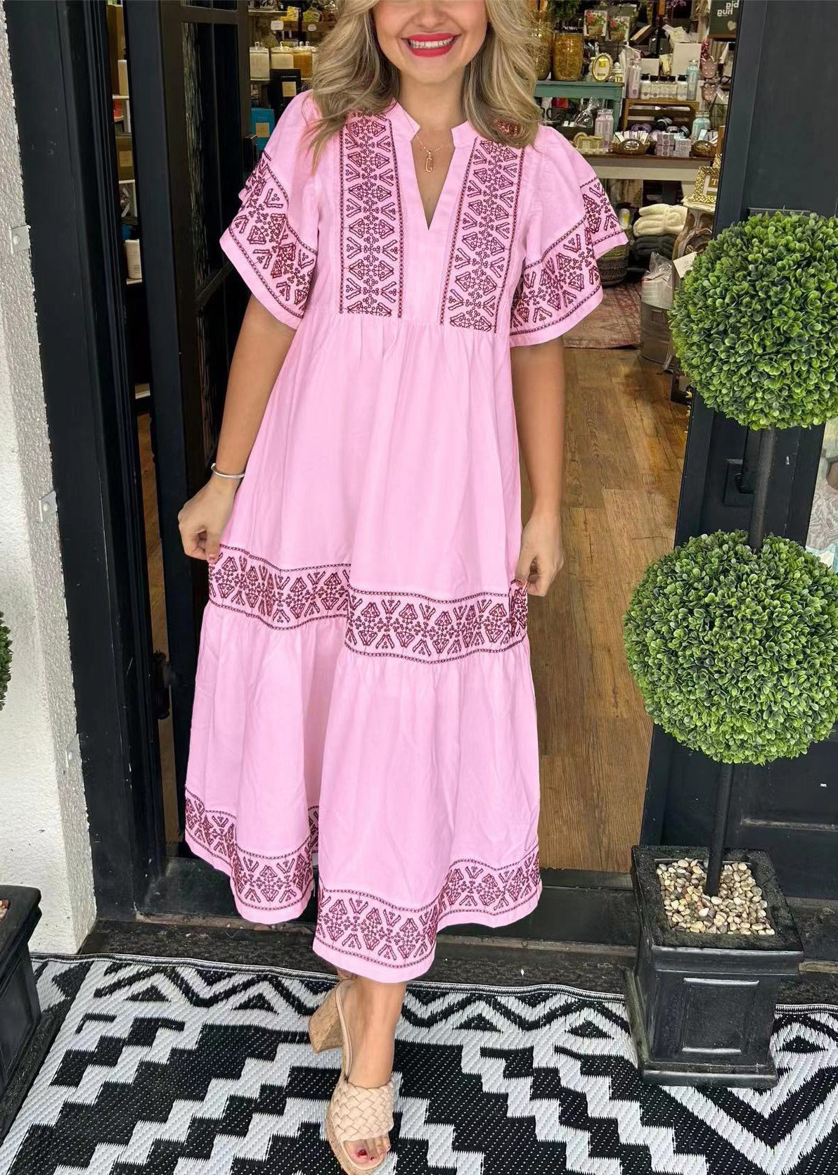 Classic Vintage Dress with a Flattering Fit